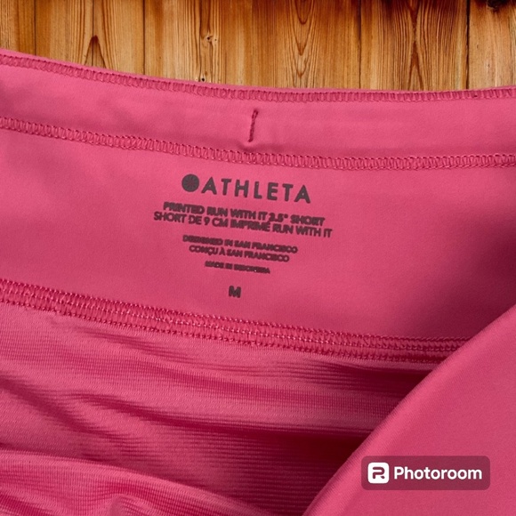NWOT! Athleta Running Shorts Size Medium in Bright Pink - Picture 2 of 3